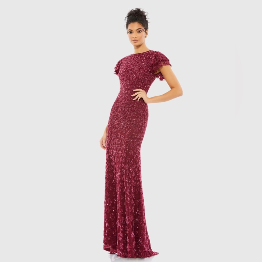 MAC DUGGAL
Red High Neck Flutter Cap Sleeve Gown